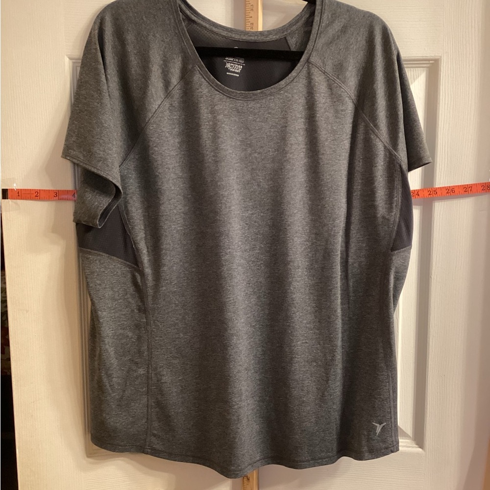 Old Navy Charcoal Short Sleeve Tee